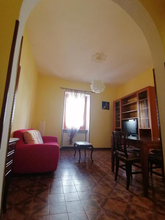 Due Finestre Sul Cortile Hotel Novi Ligure Eksteriør billede