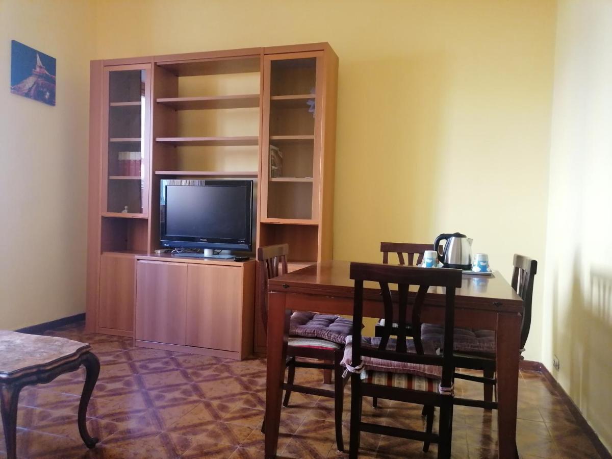 Due Finestre Sul Cortile Hotel Novi Ligure Eksteriør billede